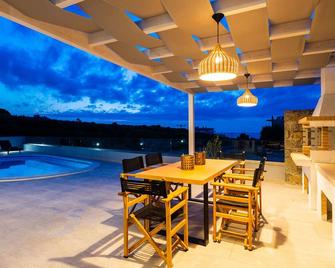 Nikiforos Villa, Private Pool & Bbq, Seaviews - Skaleta - Zwembad