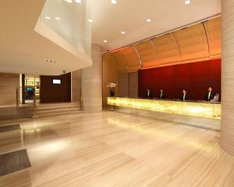 Prudential Hotel - Hong Kong - Front desk
