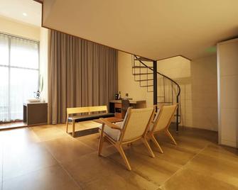 Yongin Singal Alley Hotel - Yongin - Eetruimte