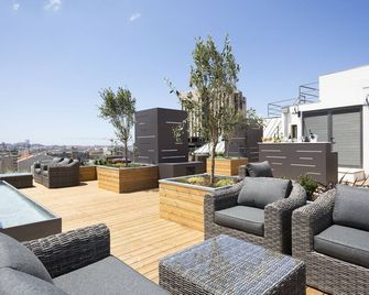 Acta The Avenue - פורטו - גג