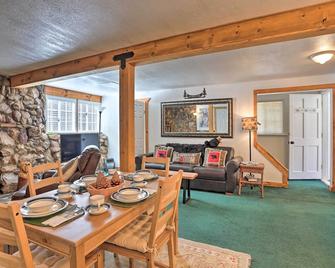 Near Skiing The Knotty Pine Cottage in Big Bear - Big Bear - Dining room