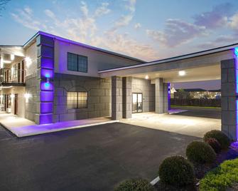 Days Inn by Wyndham Waco Near Downtown/University - וואקו - בניין