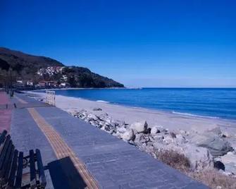 Zefiros - Agios Ioannis - Strand