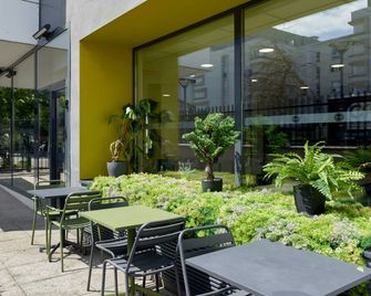B&B HOTEL Paris Est Bobigny Université - Bobigny - Patio