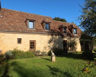 Maison Périgourdine au Milieu de 4 Hectares de Nature - Saint-Cyprien - Building