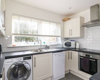 Viking Cottage, Pet Friendly, Country Holiday Cottage In Glenuig - Lochailort - Kitchen