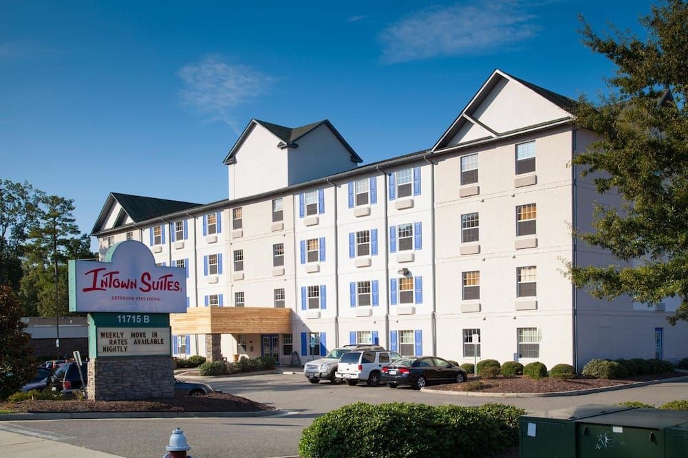 Intown Suites Extended Stay Newport News Va - City Center - ניופורט ניוז - בניין