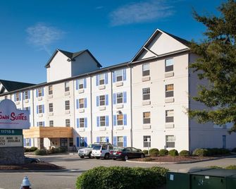 Intown Suites Extended Stay Newport News Va - City Center - ניופורט ניוז - בניין