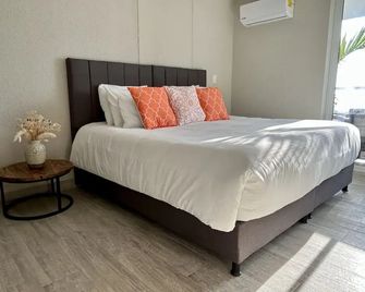 Dominique By Stayq - Cartagena