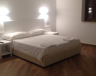 Hotel Il Pirata - Cinisi - Bedroom
