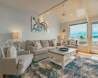 Embarcadero Resort Hotel & Marina - Newport - Salon