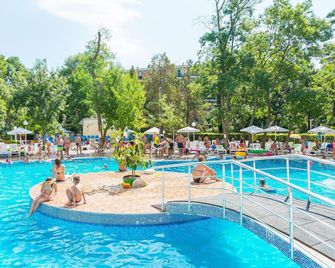 Mpm Kalina Garden Hotel - נסבאר - בריכה