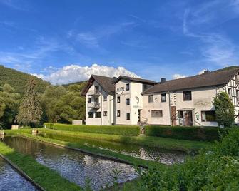 Hotel | Restaurant | Forellenzucht - Burgen - Gebäude