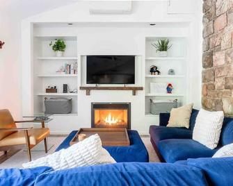 Hudson Valley Oasis - Hot Tub, Fireplace, 50mi Nyc - New Windsor - Pokój dzienny