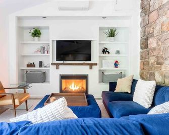 Hudson Valley Oasis - Hot Tub, Fireplace, 50mi Nyc - New Windsor - Sala de estar