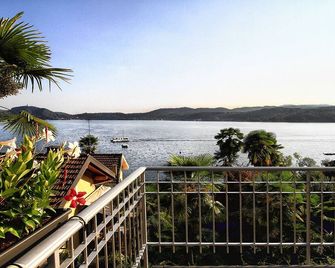 Villa With Large Garden And Beautiful Lake View From Saturday To Saturday - Orta San Giulio - Balcone