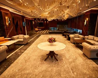 Ramada by Wyndham Istanbul Umraniye - Istanbul - Lounge
