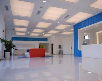 Oct East Cargo Hostel Shenzhen - Shenzhen - Lobby