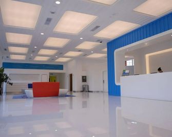Oct East Cargo Hostel Shenzhen - שנג'ן - לובי