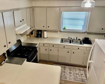 Charming 3-bedroom house in the heart of Saint Francisville La. - Saint Francisville - Keuken