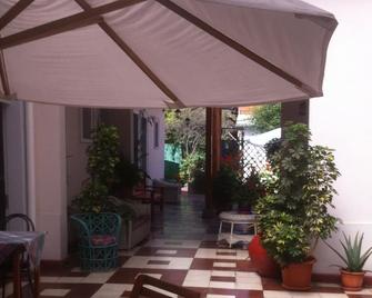 Hotel Del Cid - לה סרנה - פטיו