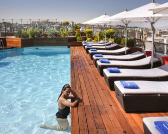 نوفوتيل أثينا - أثينا - حوض السباحة