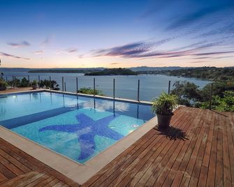 Harbour Views - Port Vila - Pool