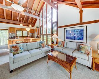 Kauai Kiahuna Plantation by Coldwell Banker Island Vacations - Koloa - Living room