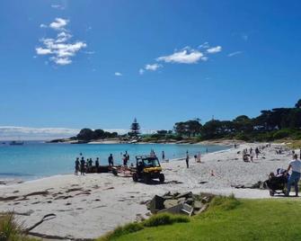 Jetty's End Bicheno - Bicheno - Strand