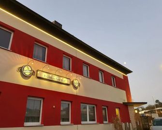 Schlabecks 'Fränkischer Hof' -- Pegnitz-Garni-Hotel - Pegnitz - Gebouw