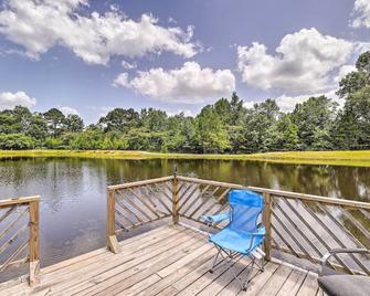 Stylish Woodville Cabin Fishing Dock Access! - Woodville - Balcony