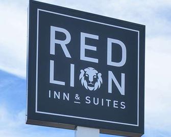 Red Lion Inn & Suites La Pine - La Pine - Building