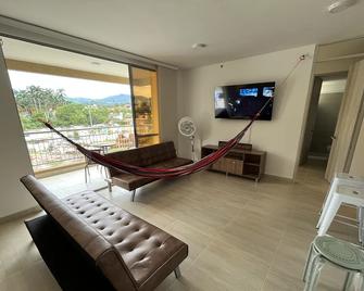 Apartamento con piscina y parqueadero a 7 min del centro - Villeta - Living room
