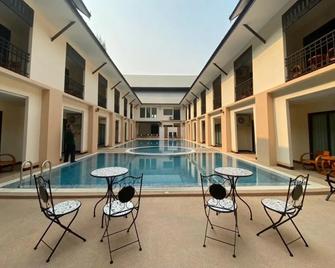 Peacock De Pai Hotel - Pai - Pool