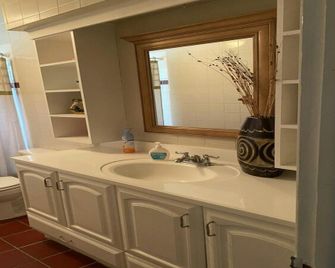 OYO Family Ranch At Melbourne Fl - Melbourne - Schlafzimmer