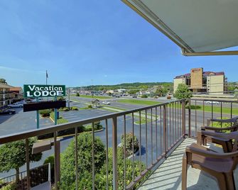 Vacation Lodge - Pigeon Forge - Balcón