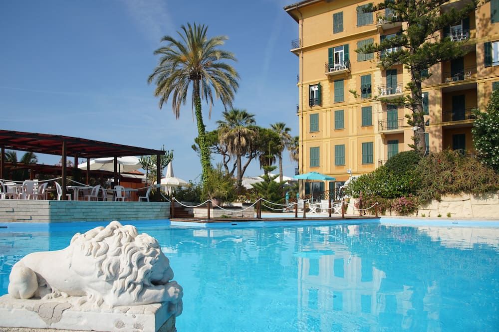 جراند هوتل لوندرا - San Remo - حوض السباحة