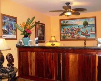 Chabil Mar Villas - Guest Exclusive Boutique Resort - Placencia - Receptionist