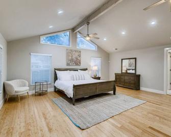 New 4 Bdrm Home Off St Mary's Mins To Pe - San Antonio - Bedroom