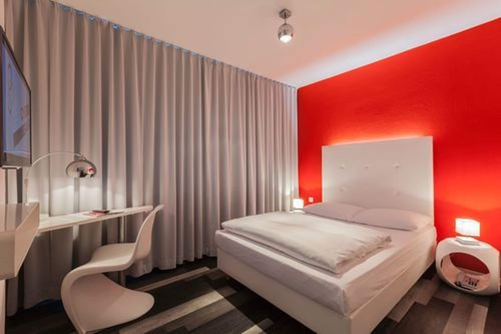 سيتي هوتل مونوبول - هامبورغ - غرفة نوم