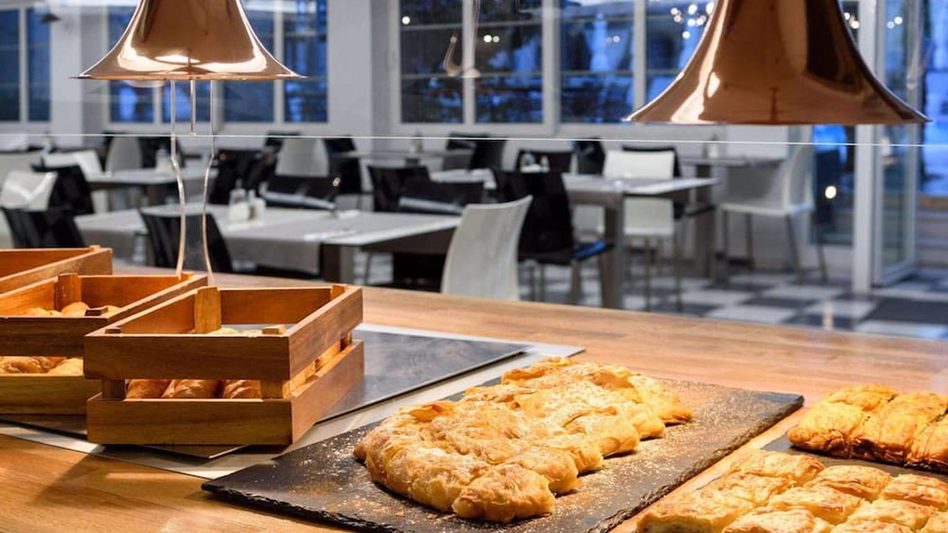 Afroditi Venus Beach Resort