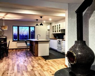 Domain of the 373 Lost Keys - Sutton - Cuisine