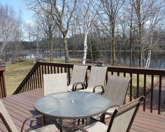 Social Distancing Haven! Lake Of The Woods Getaway - Baudette - Patio