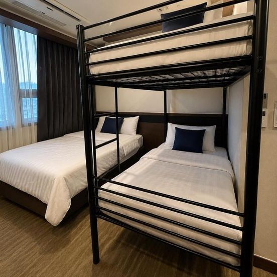 Goldcoast Hotel image 1
