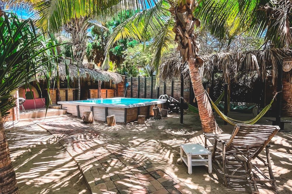 Naif Rustic & Ecologic Lodge - מנקורה - בריכה