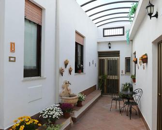 Antica Dimora Marinelli - Ficarra - Patio