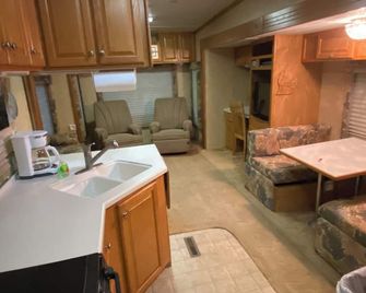 Platte-Camper in Woods w/FirePit & Hot Tub Access - Benzonia