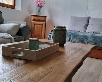 2 Bedroom Private vacation home in Mormoiron - Mormoiron - Living room