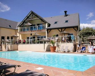 Campsite Seasonova Saint Michel - Cottage Zen - 2 Bedrooms 4 persons - Le Mont-Saint-Michel - Pool