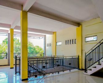 Spot On 1759 Family Residence - Kediri